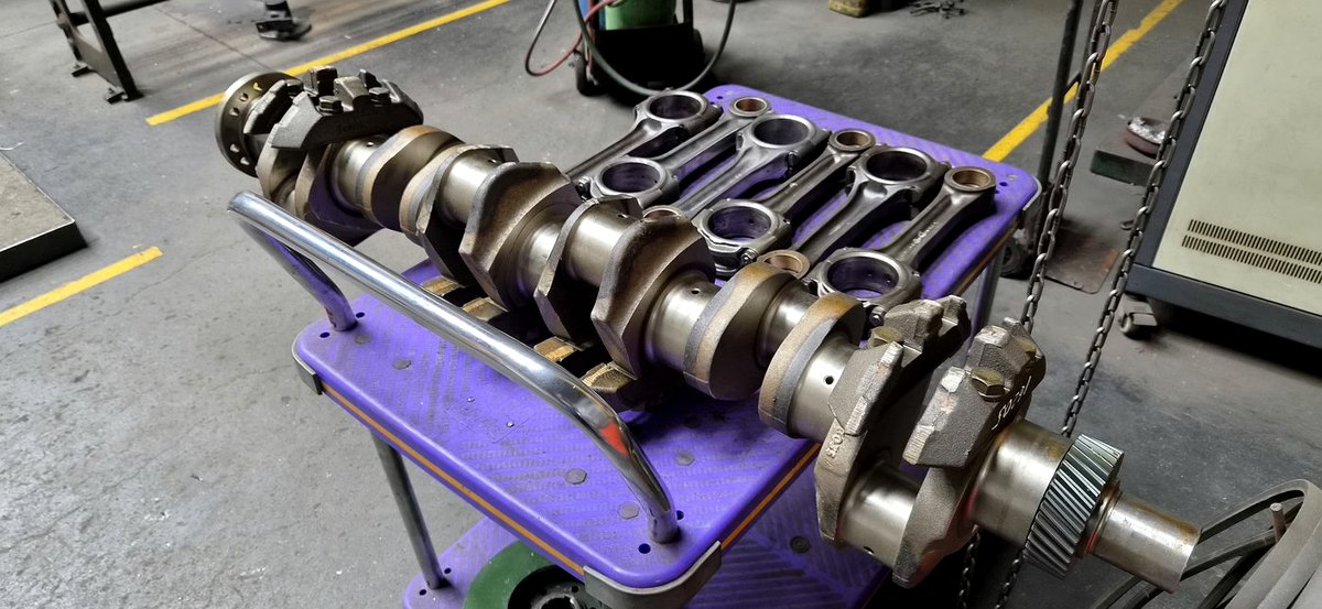 Trabajo en taller Apabal con equipamiento industrial.